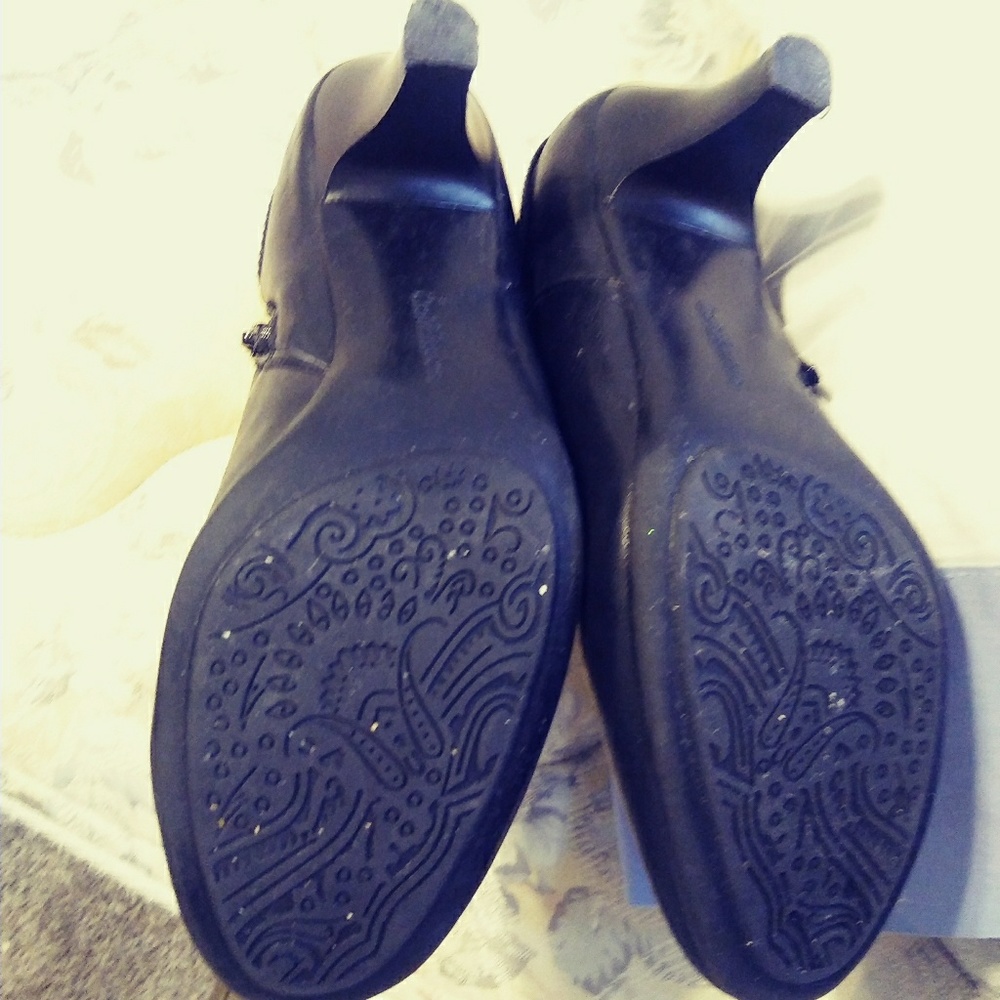 Boots - Picture 3 of 3